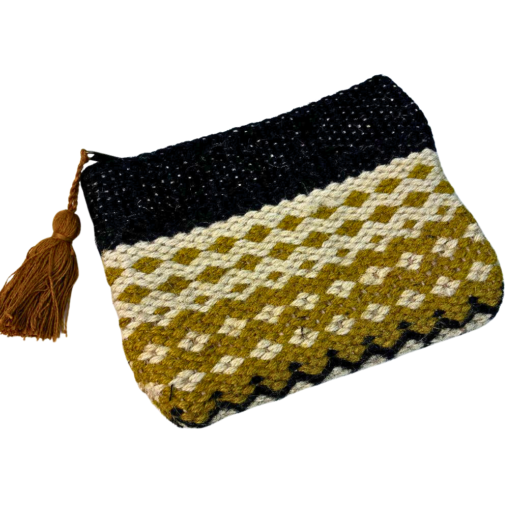 6F 100% Jute Clutch