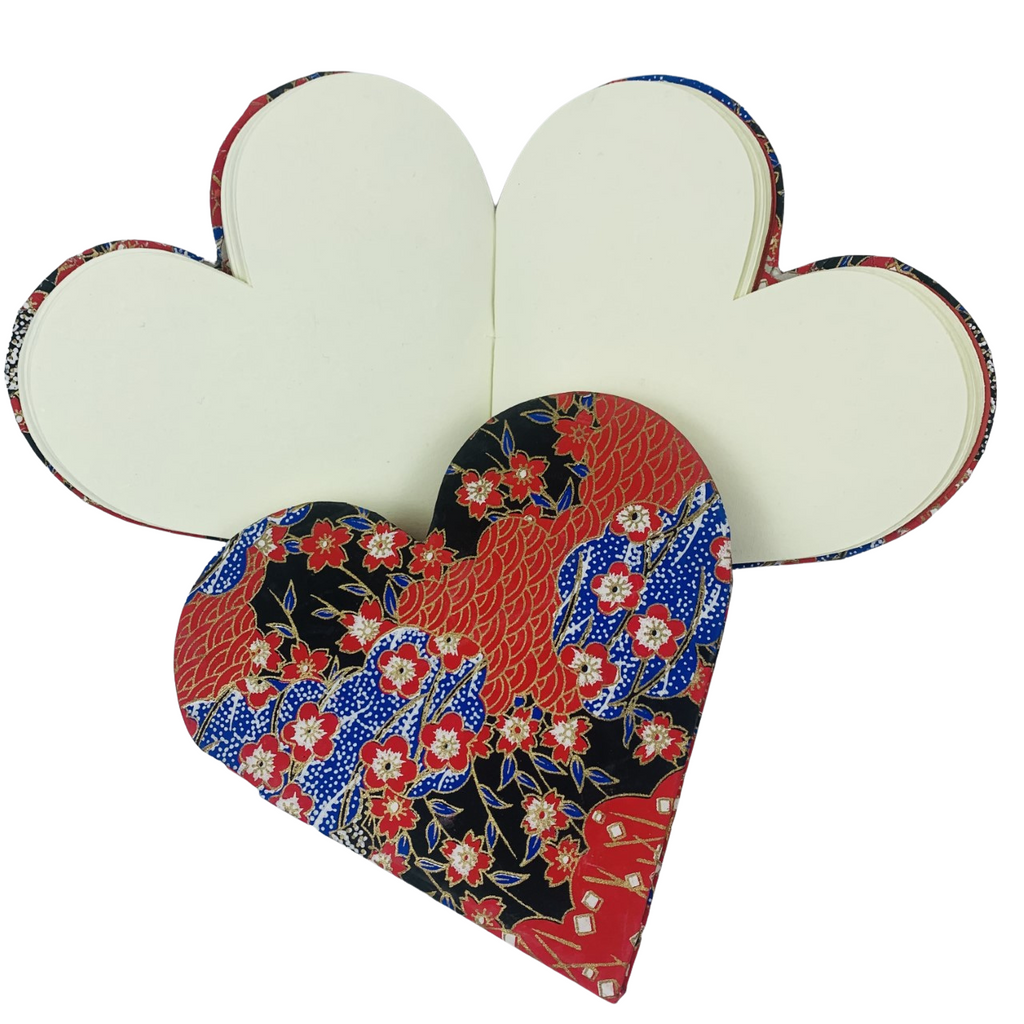 3J075 Heart Shape Note Book (18x18cms)